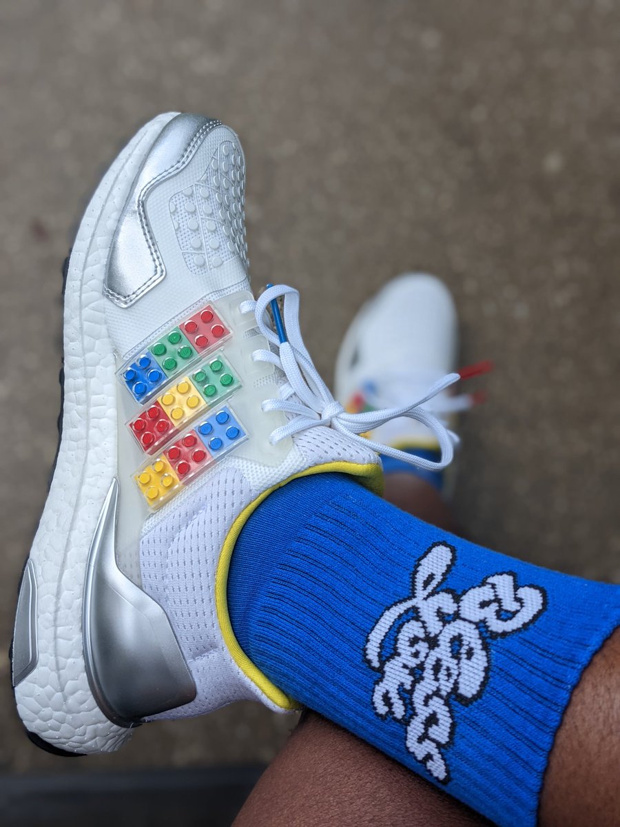 amcmath04's tweet photo. Sunday! #KOTD #Adidas #UltaBoostDNA #LEGO #ashwithkicks #undssunday #soleangles #queenofsole #shoessofresh #thesolefirm #respectherstyle #blackgirlsneakerjoy #blackchicksinkicks #sneakersisterhood #wearyoursneakers #girlwholovessneakers #yoursneakersaredope https://t.co/7EekhItVKp