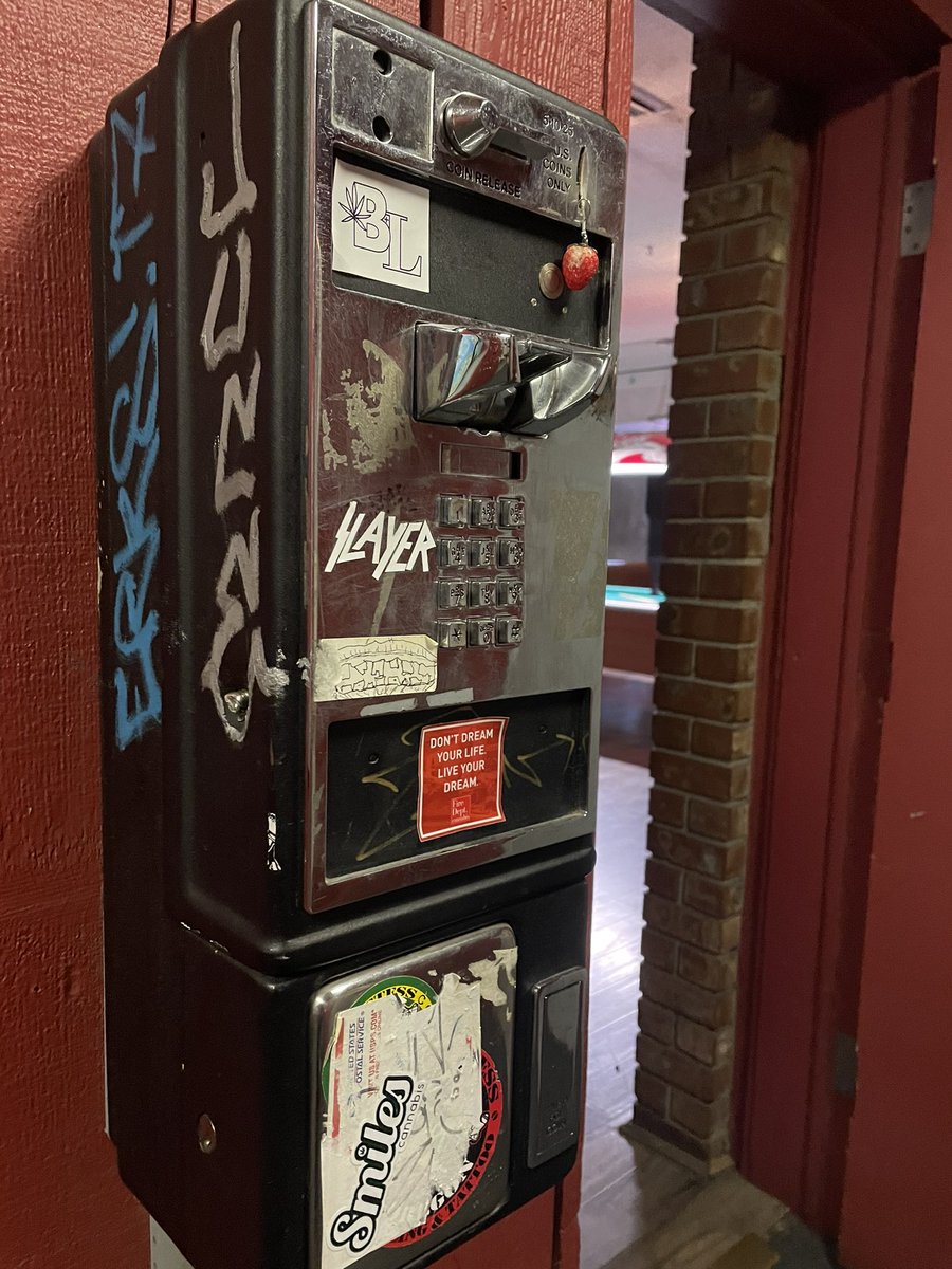 maximilianism's tweet photo. Somebody lost a strawberry 🍓 post your local pay phones 📞 https://t.co/Pw0gEw3144