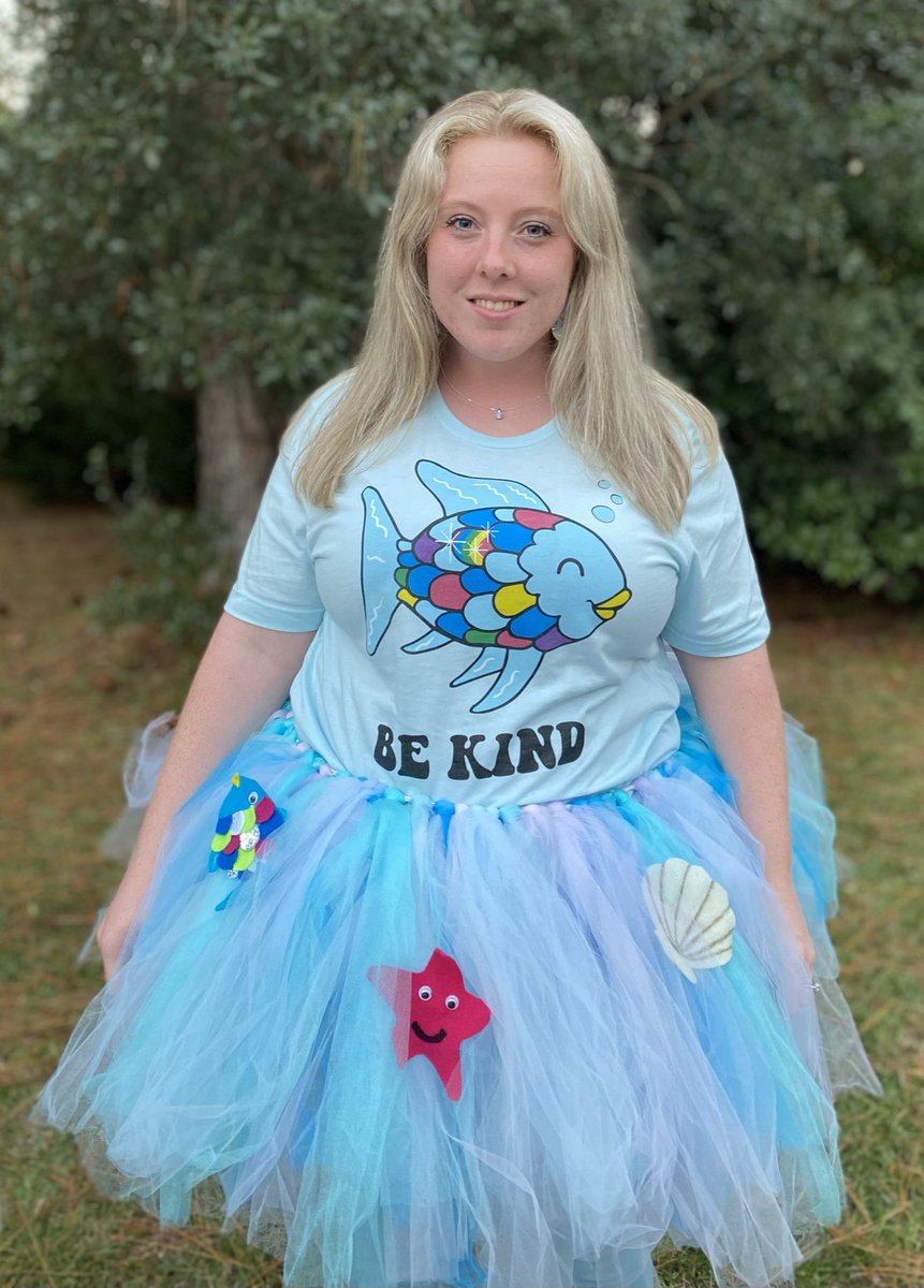 #TeacherTwitter- I’m ready to RT lists! Drop your links, &amp; share this tweet! I’m a #PreK teacher (pictured in my Rainbow Fish costume from Halloween. 😂) Most wanted items: baby dolls/books! Teacher chair/printer are dream items! #ListDrop #ClearTheList amazon.com/hz/wishlist/ls…