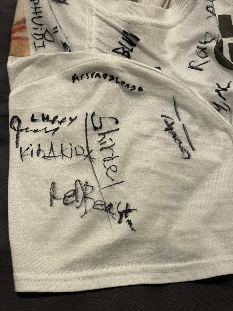 blawcky's tweet photo. Goodbye Geese… 

Thank you everyone who signed and those who attended #VSFX . I didn’t make it far but you all made my days worthwhile 👍 #Geeseisdead https://t.co/e0I3mwGyTz