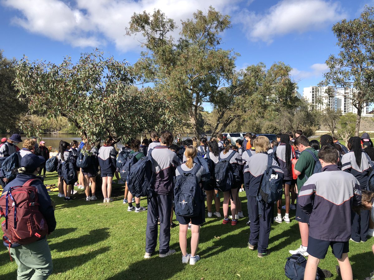 MuscaRoseanne's tweet photo. Year 9’s getting ready for some Dragon Boat Racing! 🐲 #hccellenbrook https://t.co/nXFaO1vtOH