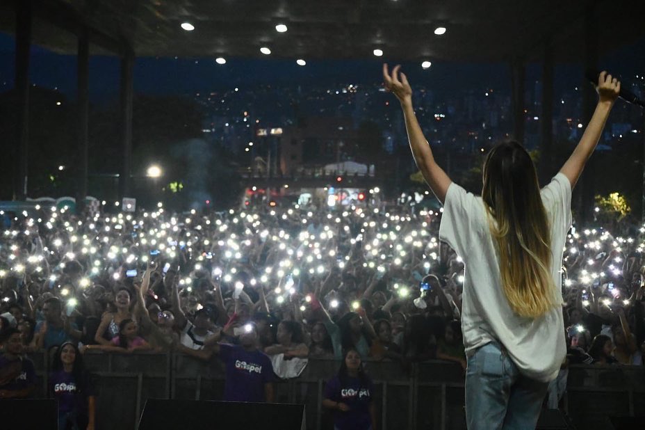 DanielRestrepoC's tweet photo. Cerramos estas fiesta de la Industria, el Comercio y la Cultura en el evento ‘Somos Gospel’ un espacio de adoración y fe para todos los itagüiseños. https://t.co/nccf17phf1