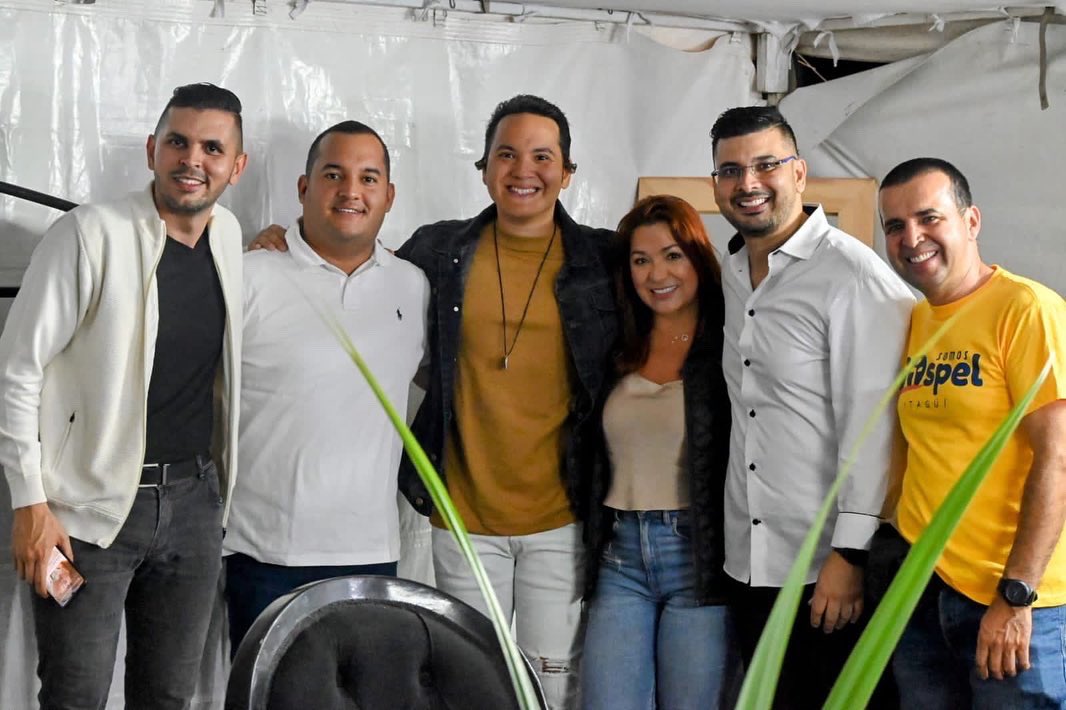 DanielRestrepoC's tweet photo. Cerramos estas fiesta de la Industria, el Comercio y la Cultura en el evento ‘Somos Gospel’ un espacio de adoración y fe para todos los itagüiseños. https://t.co/nccf17phf1