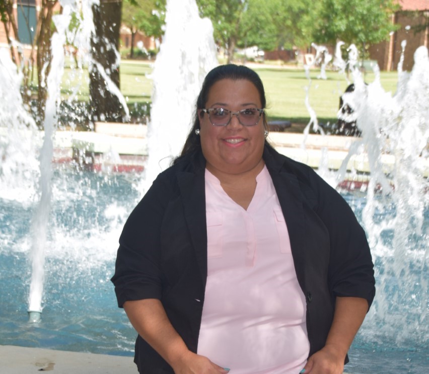 Don't miss our meet the director event tomorrow from 11-2. Our Dining Services Director will be set up out side of the dining hall to answer any and all of your questions you may have about dining. From meal plans to specific dietary needs.