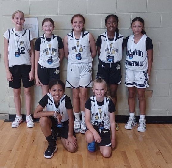 ReyZelaya1's tweet image. 2022-23 @azelitebball 5th/6th Black.  Starting off the season right. 2nd place in the @LYS_basketball #RockTheRim tournament. Loss to a tough @HoopCode team. #BackInTheLab 🏀⛹🏼‍♀️