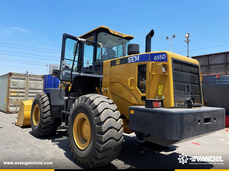 EvangelChina's tweet photo. SEM Brand New SEM655D Wheel Loader
1. Operating weight: 16700KG
2. Rated load: 5000kg
3. Bucket capacity: 3cbm
4. Engine: Weichai, 162KW
5. With Air Conditioner Cabin
sales@evangelchina.com
https://t.co/LMYdyt1eE6
#SEMwheelloader #wheelloader #SEM655D #SEM #loader #heavyequipment https://t.co/ECxWCL5bcC
