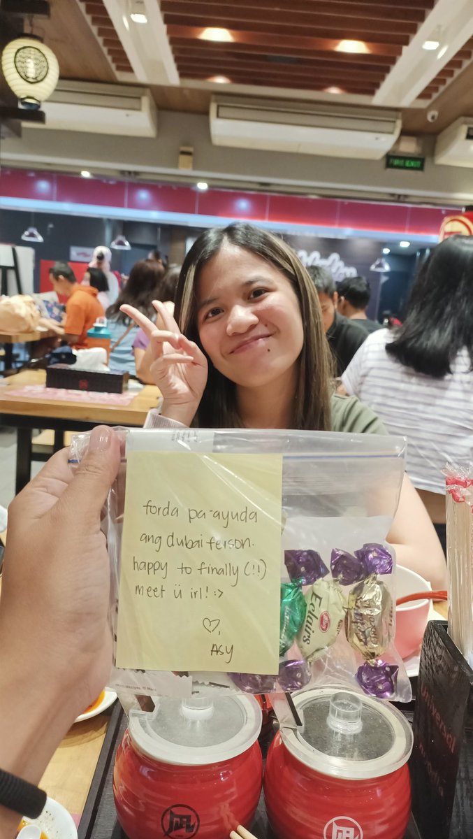 hohocham13's tweet photo. happy to finally meet my moots irl too! see you again soon in another got7 member tingi version concert 🥰💚

@hohocharm @sungyeom_ @sskkrrrtle @sophiamclndng @stardust_peachy @hyunsouq https://t.co/1DPTXa9KkP