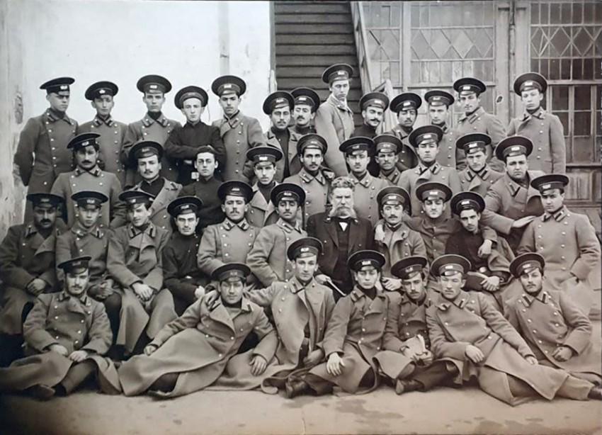 AZEvisuals's tweet photo. Students of the gymnasium named after Emperor Alexander III, Baku, Azerbaijan, 1912 https://t.co/k0bI4f9FNy