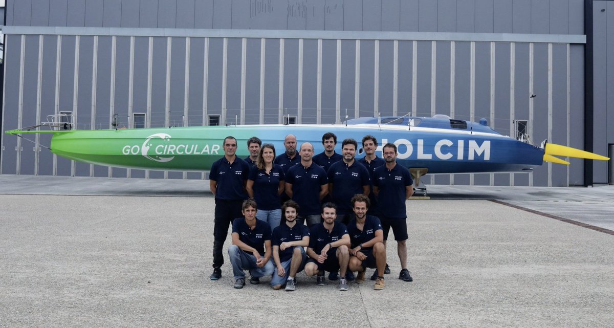 Team_Holcim_PRB's tweet photo. 🔵🟢 Nouveau design, nouveau nom : bienvenue à l’IMOCA Holcim - PRB qui officialise le lancement de la campagne GO CIRCULAR pour Kevin et le Team 💥

📸 polaRYSE 

#GoCircular #BuildingProgress #IMOCA https://t.co/dbGnnALb0X