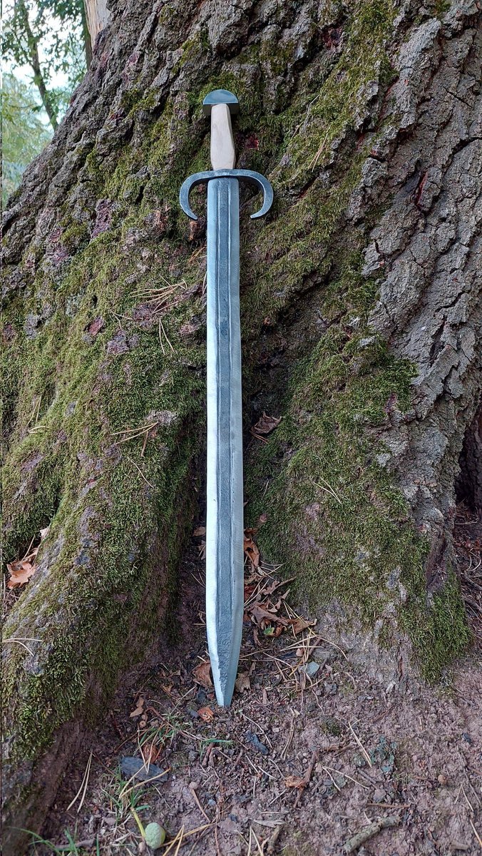 PlotTwist_Dan's tweet photo. Turns out, making a sword is tiring work, I ache all over but it was a great experience plus I got to see my favorite Staffy Boi #oldfieldforge https://t.co/qa2CybjM1W