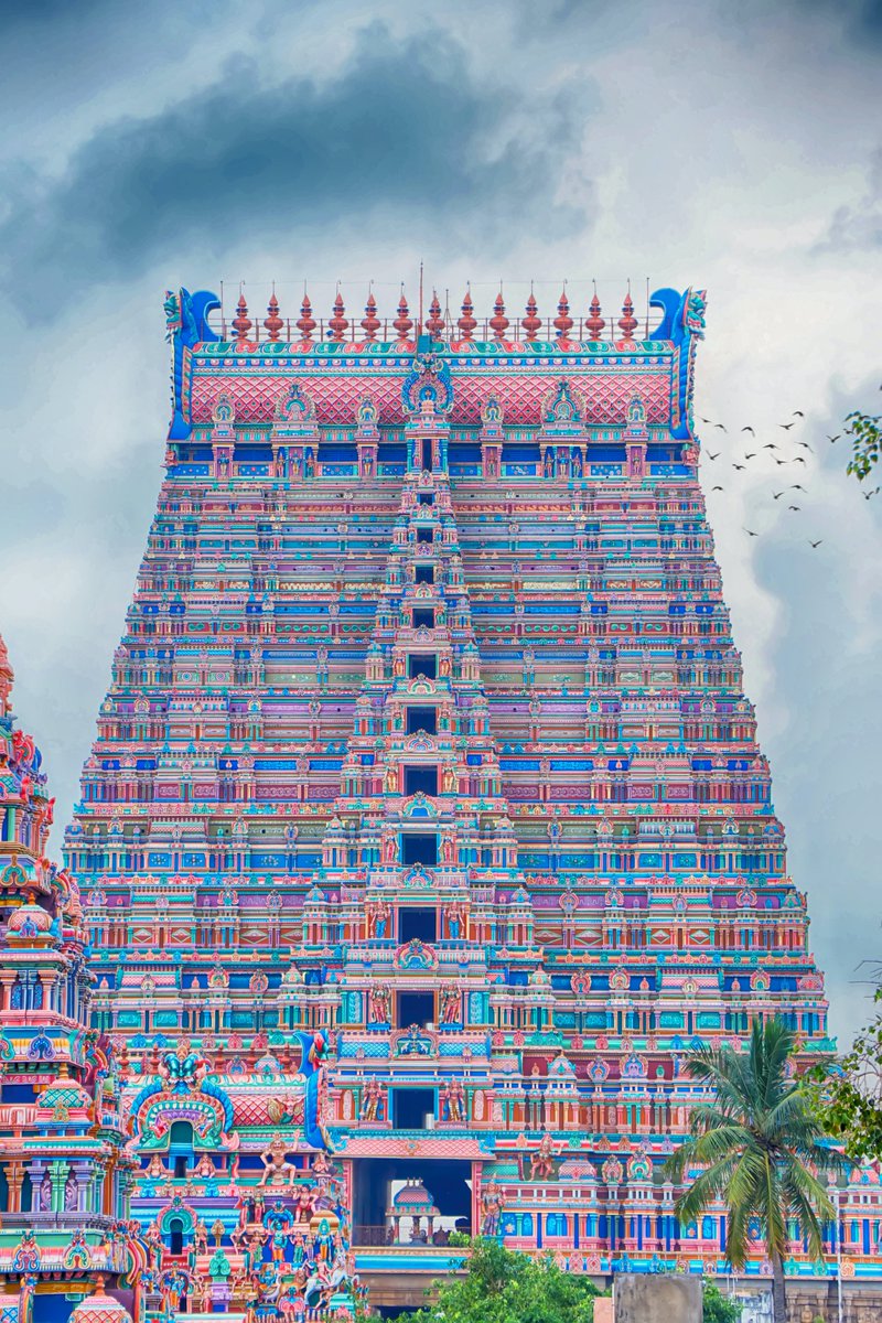 edificetravels's tweet photo. Sri Ranganathaswamy Temple
#Srirangam #Tiruchirapalli #TamilNadu
Visit our website & online store: https://t.co/czTwHeZZMw
Follow us: @edificetravels
#EdificeTravels #happyandsafetravels #travelloversclub #VisitRevisit #IncredibleIndia #DekhoApnaDesh #LPIndia https://t.co/tcOr87TcQj
