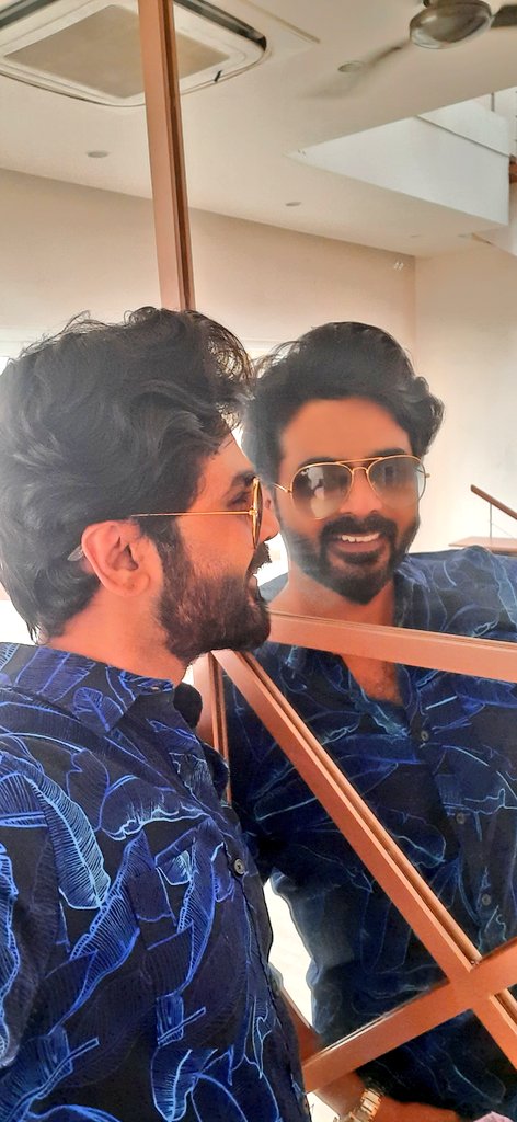 ashokactor_akb's tweet photo. Life reflects back, what U exude...
Have a Reflecting Week ahead...
🤗
Love & Positivity,
Ash❤️k Kumar
#MurugaaASHOK
#monday #motivation #positive #thought #feel #action #reflection #actor #ashok #ashokkumar #murugaaASHOK #trendingalways https://t.co/6qrHXhgiSg