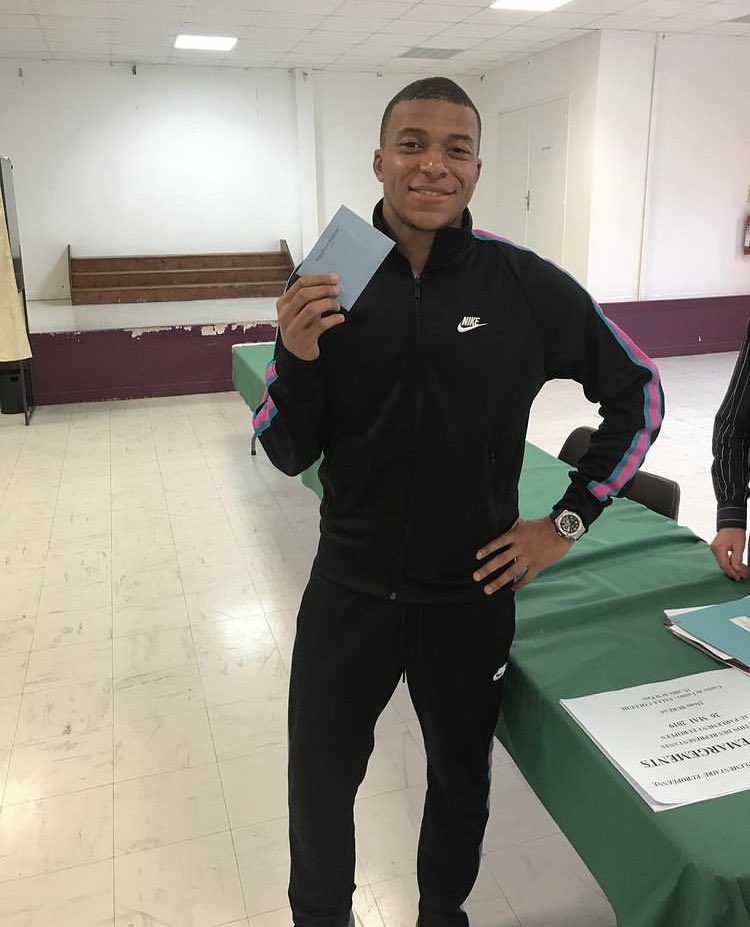 directorkys's tweet photo. me going to vote for mick schumacher  as dotd when someone else from the grid actually came from 20th to win while changing their own tires and deciding on their own strategy https://t.co/hOYWTMC7Fl