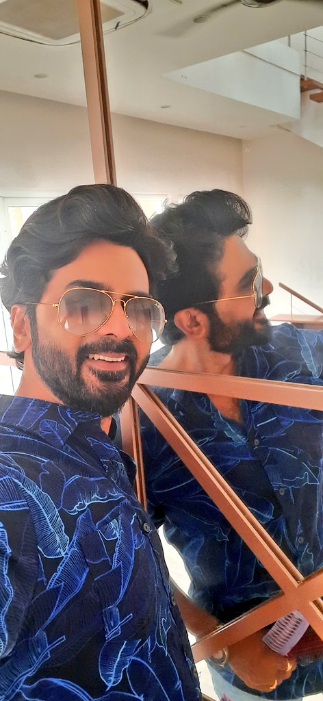 ashokactor_akb's tweet photo. Life reflects back, what U exude...
Have a Reflecting Week ahead...
🤗
Love & Positivity,
Ash❤️k Kumar
#MurugaaASHOK
#monday #motivation #positive #thought #feel #action #reflection #actor #ashok #ashokkumar #murugaaASHOK #trendingalways https://t.co/6qrHXhgiSg