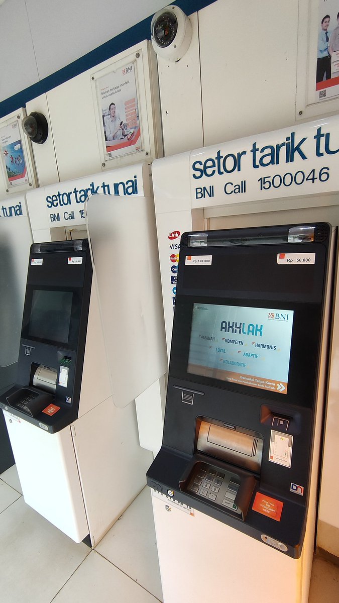 Sebuah kemunduran buat UI, kehilangan ATM 20.000 yg telah menyelamatkan banyak mahasiswa dan warga sekitar.. 🥀🥀🥀