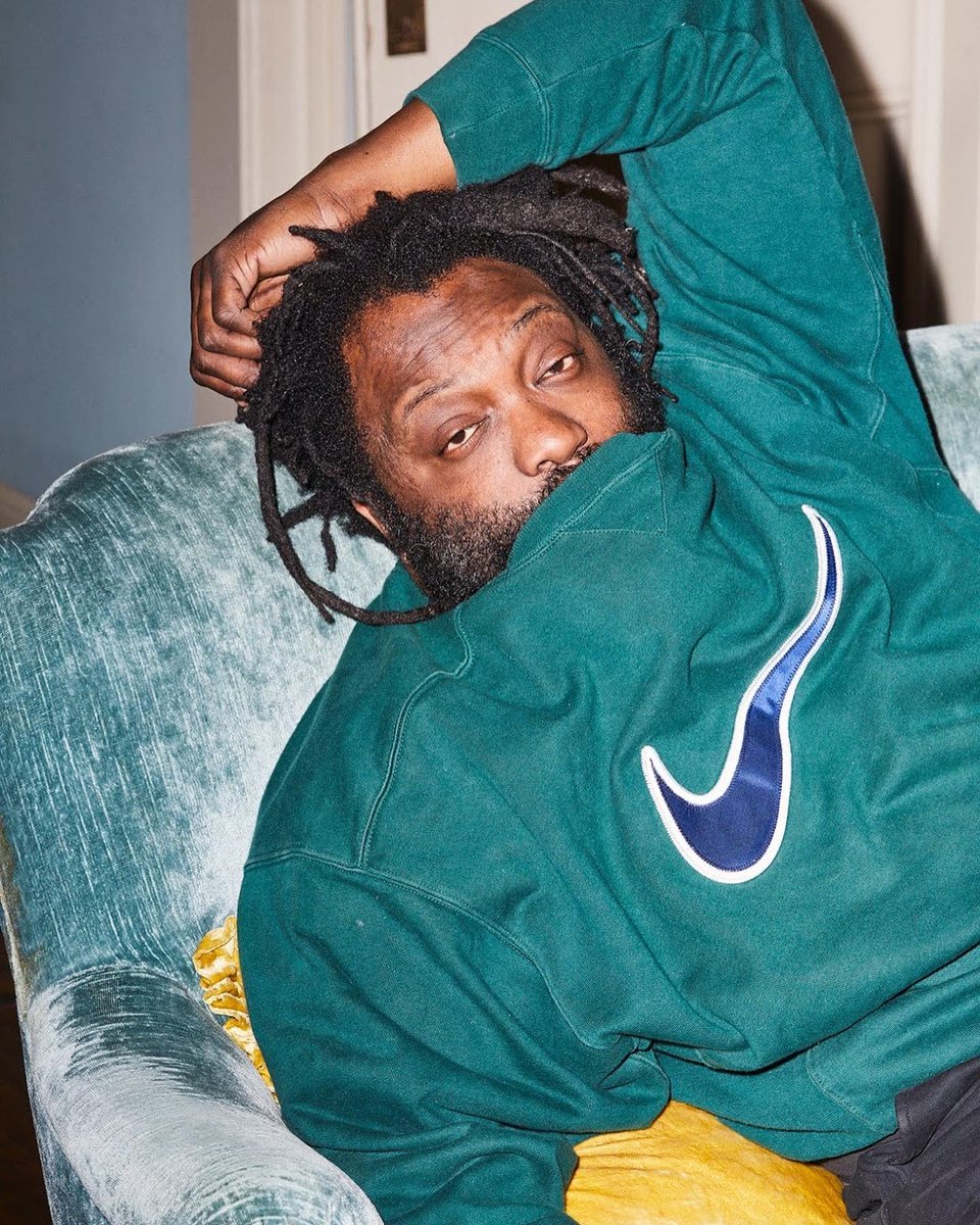 Las primeras creaciones de Tremaine Emory para Supreme verán la luz esta misma temporada 🚨

Para una colección completa con la firma del fundador de Denim Tears habrá que esperar a la temporada Spring/Summer 2023.