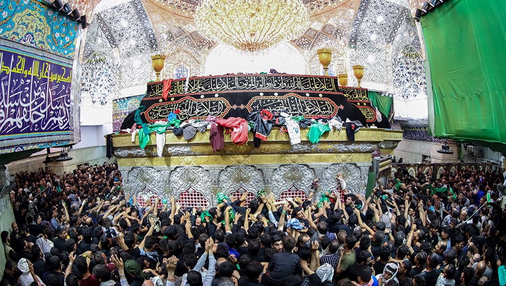 الموالي والذيول يناقش السعودي ولا يأخذ معه من الدين إلا قول (لا فرق بين عربي ولا أعجمي إلا بالتقوى) بينما ترك قول الله تعالى: 

"ذلكم الله ربكم له الملك والذين تدعون من دونه مايملكون من قطمير* إن تدعوهم لا يسمعوا دعاءكم ولو سمِعوا ما استجابوا لكم ويوم القيامةِ يكفرون بشرككم".