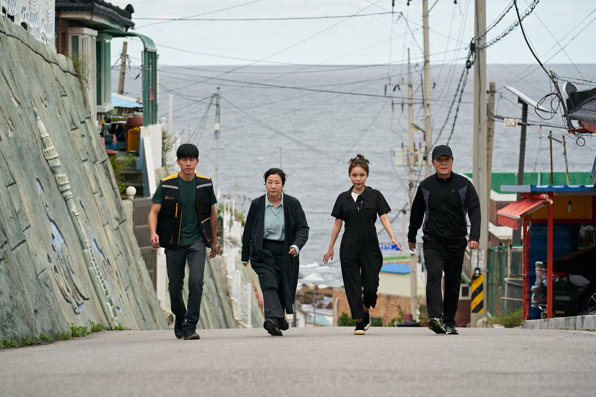 crd_kdrama07's tweet photo. Still Cut Film #HonestCandidate
Cast #RaMiRan #KimMooYeol
#YoonKyungHo #SeoHyunWoo #ParkJinJoo #YoonDooJoon
Tayang 28 September Mendatang. https://t.co/80cxPljTpJ