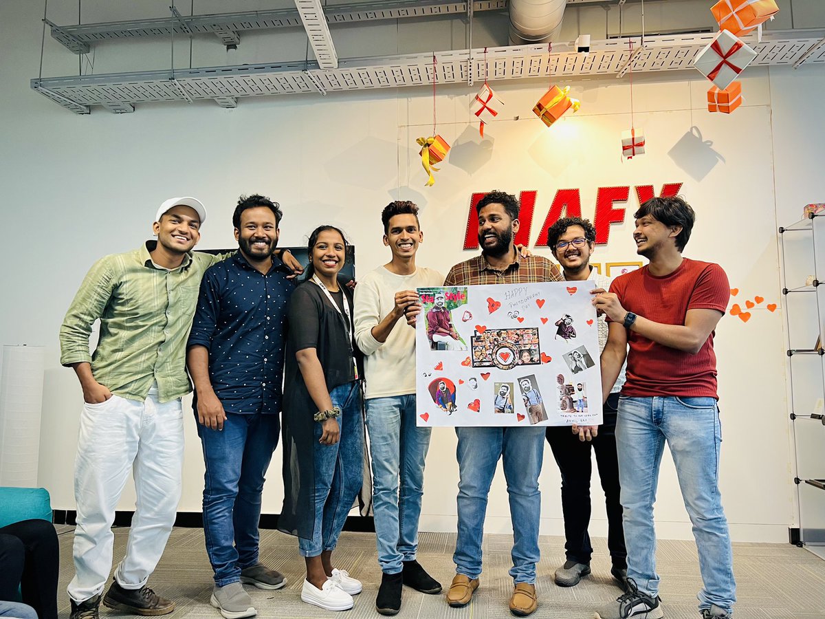 john_mathew's tweet photo. #RT @riafytech: Snapshots of a fun-filled Spark Friday at Riafy! 💥

In true ‘Back-to-School’ fashion, we got down and dirty with chart papers and crayons and sketch pens and scissors. ✂️🖍👨‍🎨

Our creativity was unleashed onto some really fun collages… https://t.co/oXV0BWCm1H