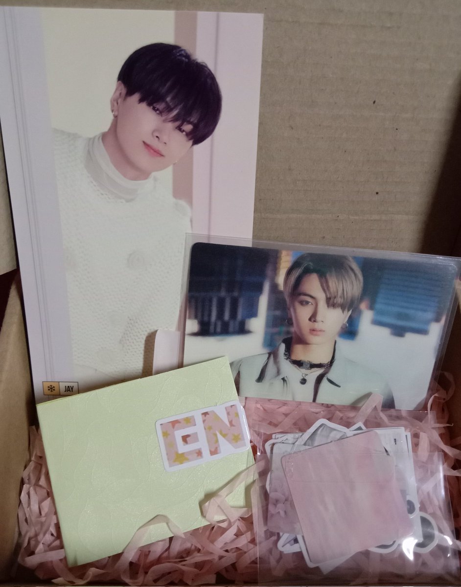 98hjverse's tweet photo. hi @sunwoneey! thanks for the smooth transaction and secured packaging. jay came home safely and the freebies are so cuteee. it indeed made my day, thank you 🫶 and for mika, i love you so much hehe thank you sa gift mo 🫶

#sunniesproofz https://t.co/PUsoRa7908
