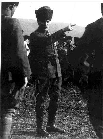 Aziz Türk Milleti Atasının izinden gidecek.
Türk devletini geri alacak! 🇹🇷