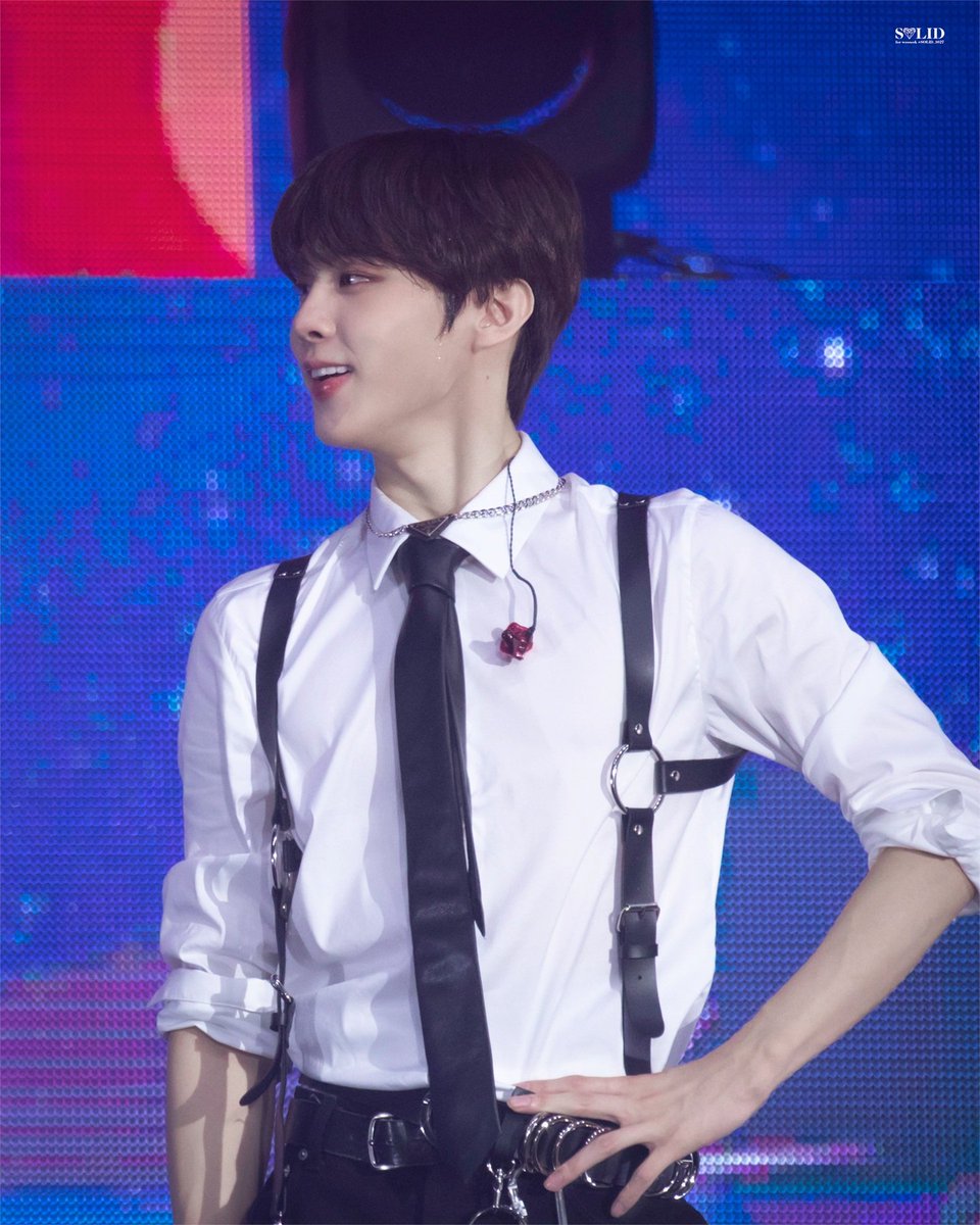SOLID_1027's tweet photo. 땀흘리면서 그렇게 웃는거 유죄🥹

#김우석 #KIMWOOSEOK https://t.co/am4i5n0HfN