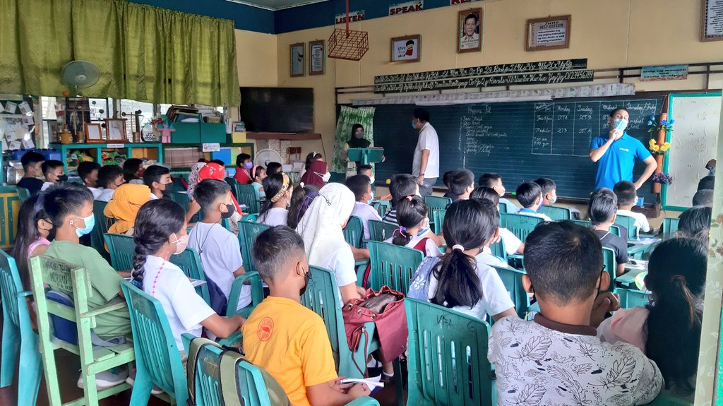 reallyrational's tweet image. #FirstDayHigh 

Full in-person classes in full swing here in Maguindanao.

@unicefphils is supporting BARMM to ensure that kids come back to safe and conducive schools.