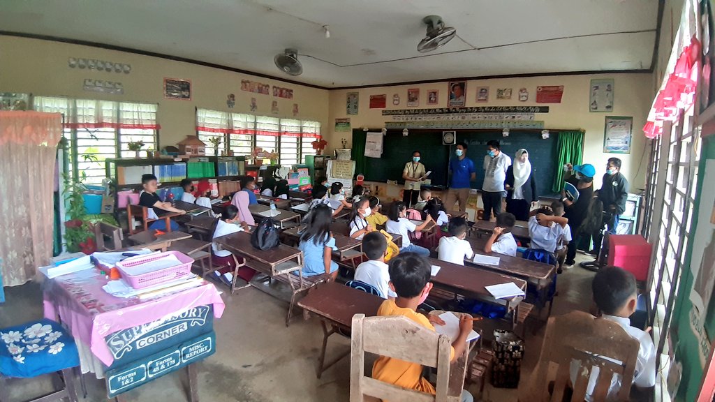 reallyrational's tweet image. #FirstDayHigh 

Full in-person classes in full swing here in Maguindanao.

@unicefphils is supporting BARMM to ensure that kids come back to safe and conducive schools.