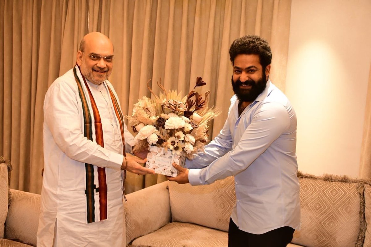 AdvShaikhMujib's tweet photo. Two Acton Heroes in one frame…
(Something big is about to happen just wait and watch)

#AmitShahWithNTR #AmithShahWithNTR #NTR30 #AmitShah #NTRAmitshahMeet @AmitShah @tarak9999 https://t.co/Tw2TZLB8P1