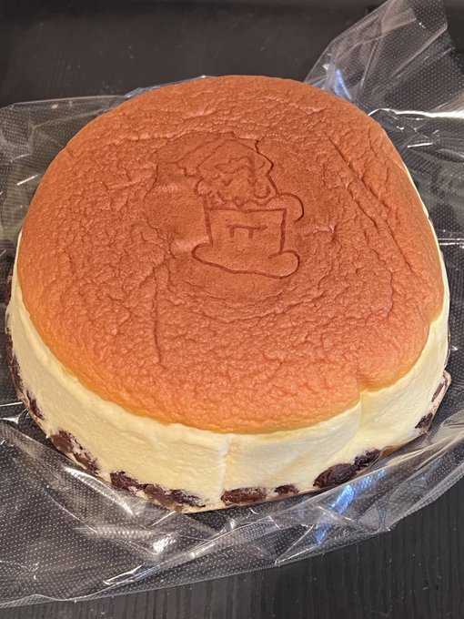 大阪で絶対買いたいチーズケーキはこれ りくろーおじさんのチーズケーキ 催事や店舗情報も紹介 Sweetsvillage スイーツビレッジ