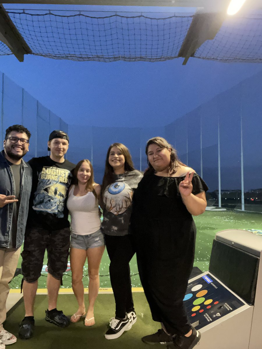amber_howell928's tweet photo. L.E.A.D group outing 🤍💗 https://t.co/eS831w91wo
