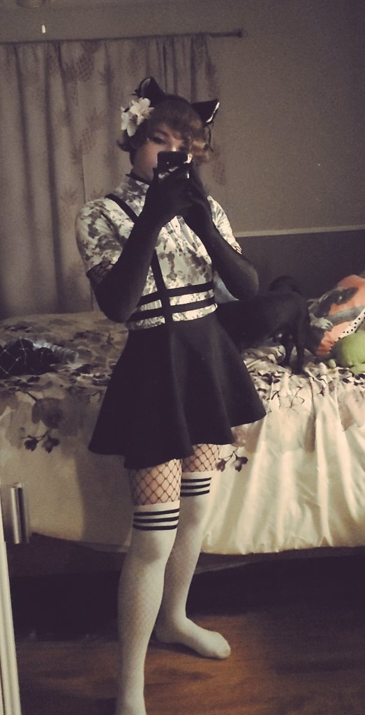 HinderOne's tweet photo. Come join the catboy mafia 💕

#femboy #catboy https://t.co/lA4p2Hx3wq