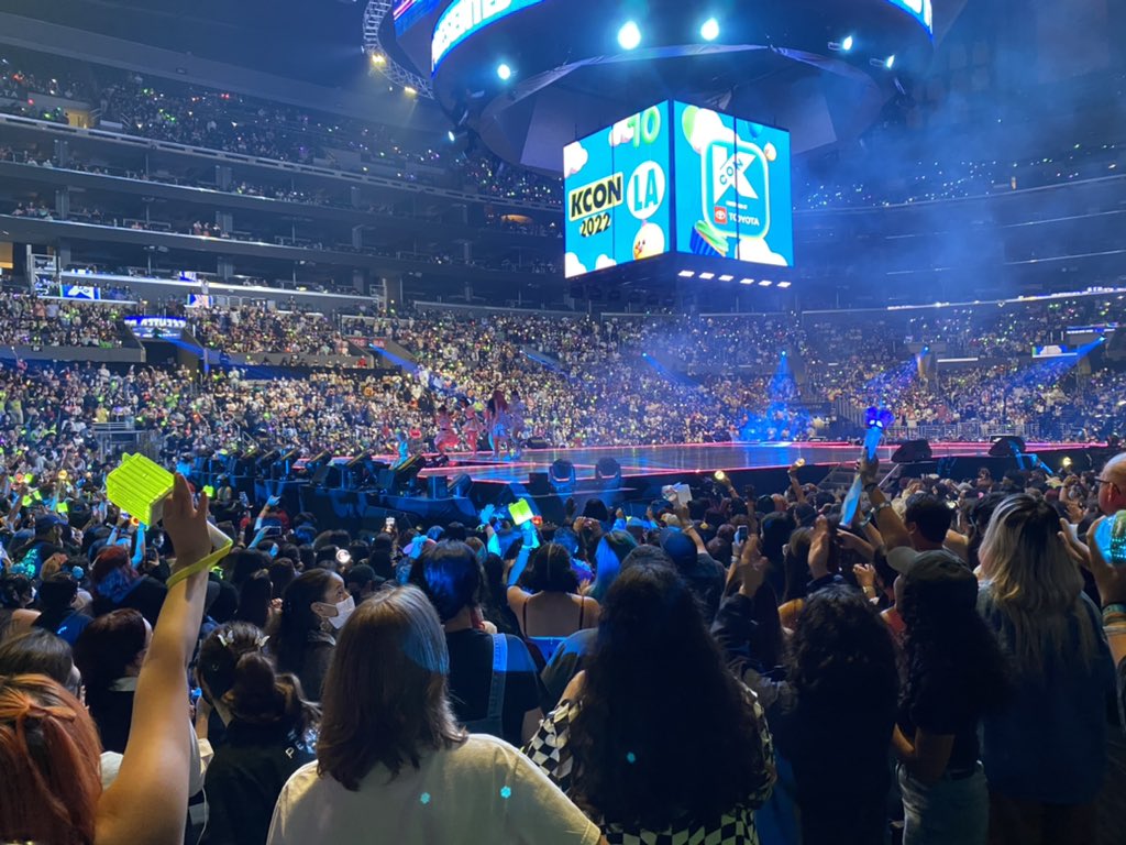 TYoongi127's tweet photo. NEW SEAT NO ZOOM THANK YOU @xxivvs https://t.co/vDANcaetP5