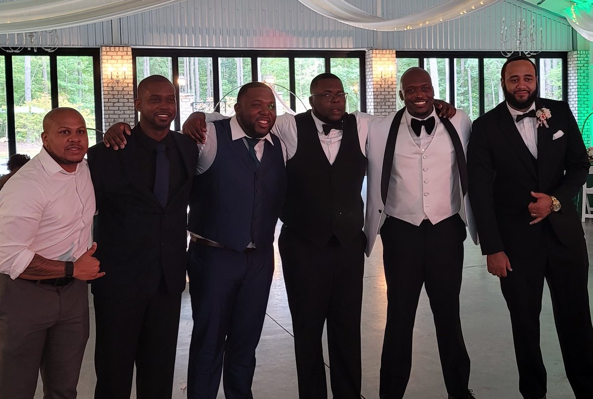 APJig5aw06's tweet image. Happiness is meeting with old friends and feeling like nothing has changed #TheSpeaks #BZ #Fall07 #AlphaPhiAlphaFraternityINC