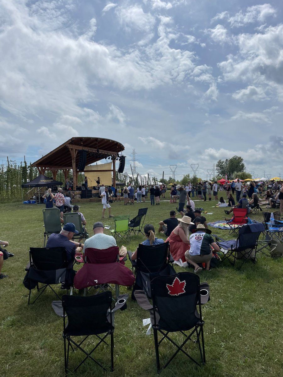 allanetmanski's tweet photo. Music has a way of healing in times when nothing else can. Tonight was exactly what I needed. Thank you @thestrumbellas @BornRuffians @TheMissEmily &amp; all the other bands that were exactly what I needed. And, of course, @MacKinnonBrew who #BacktotheFarm is not possible without. https://t.co/eqLLRMrgJy