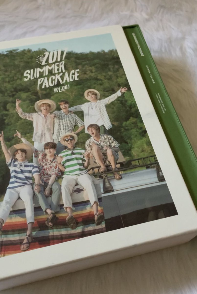 jintaecart's tweet photo. wts lfb ph

BTS SUMMER PACKAGE 2017 IN CORON, PALAWAN 
- unsealed
- official 
- complete inclusions 
- with Jin selfie book 
- onhand 
- rfs: need funds

3,500 | PAYO or DOP

reply “mine” or DM me :)

🏷 jin full set bts photocard dvd pc seokjin jungkook taehyung album https://t.co/5zGnfRwGSO