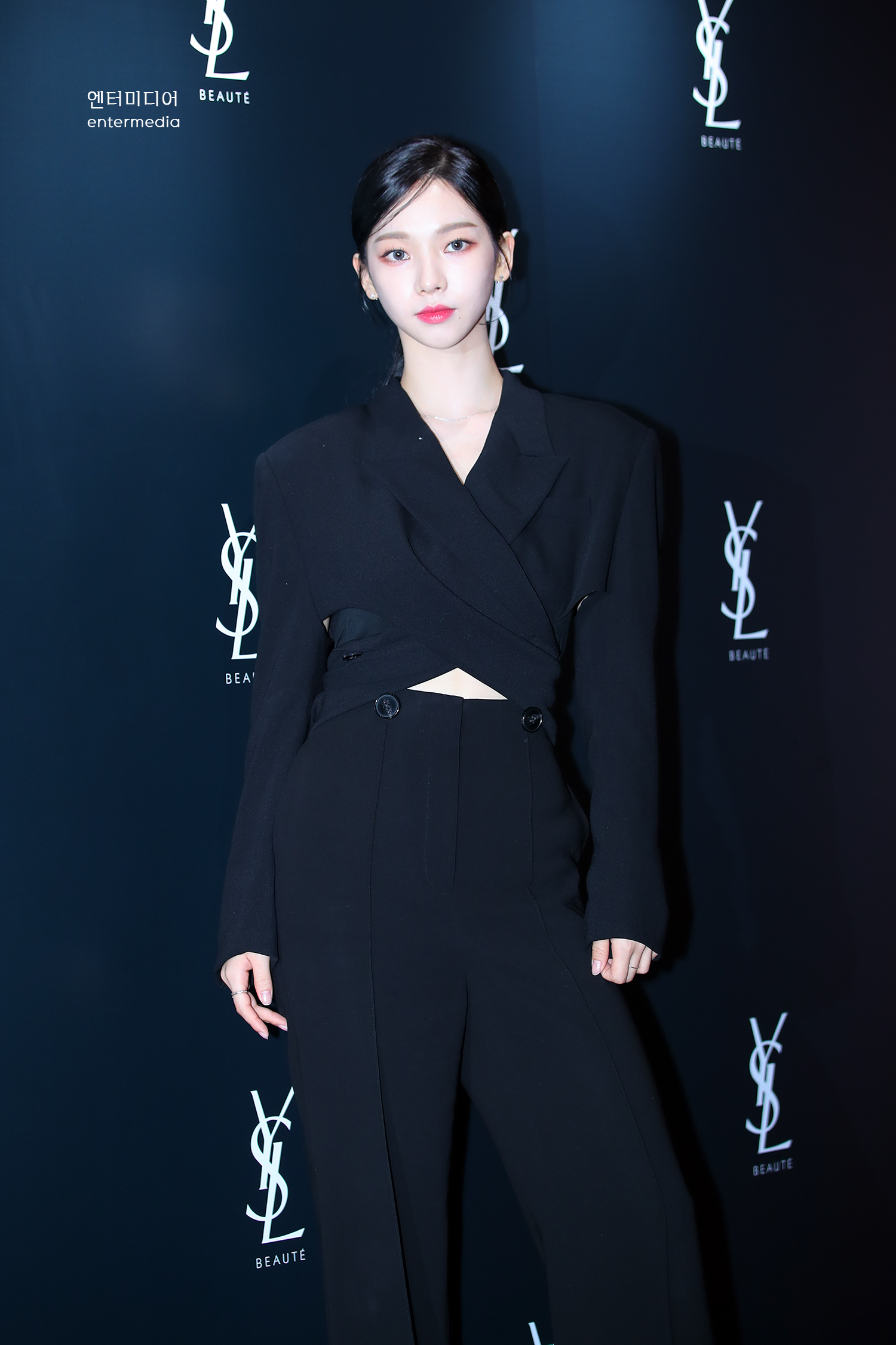 FavLsJ7aUAAGmrD.jpg:orig