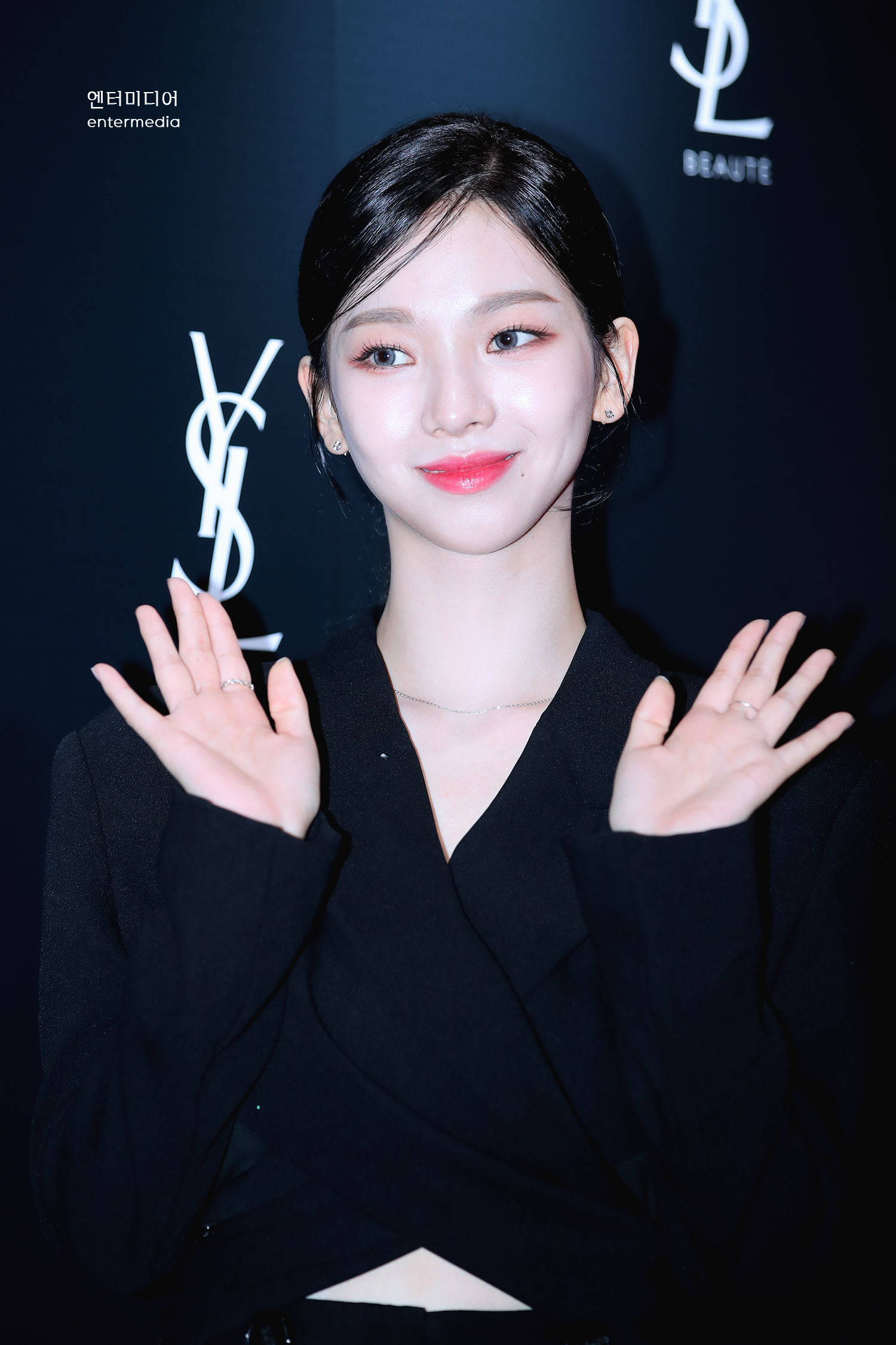 FavLsKIacAA586f.jpg:orig