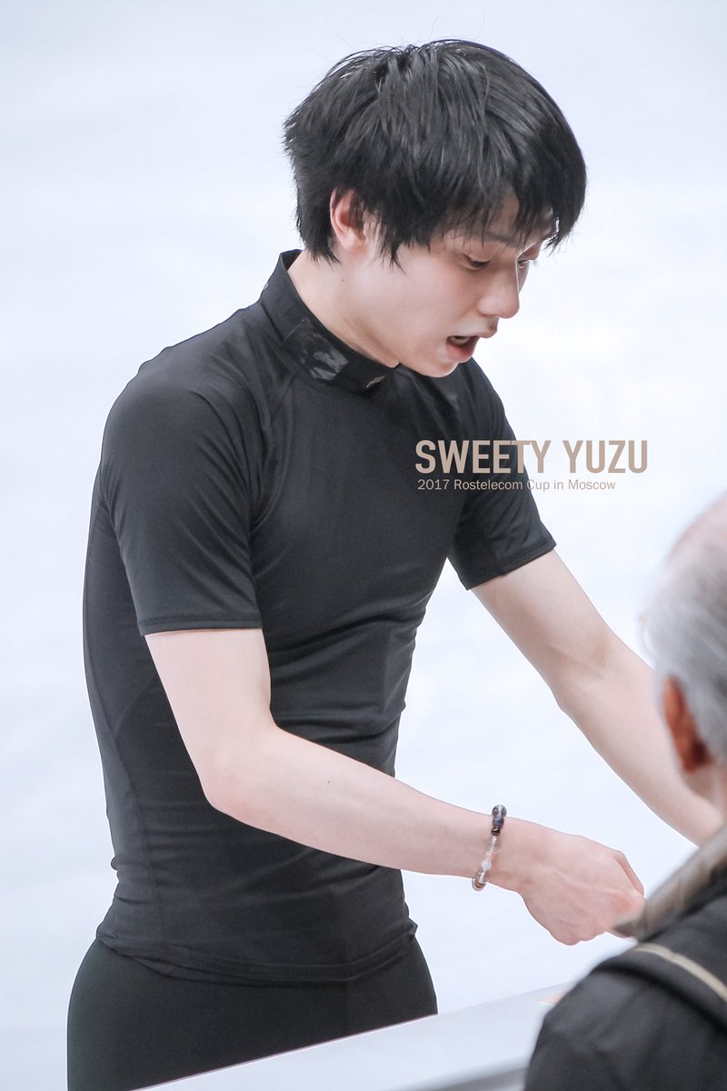 sweety_yuzu's tweet photo. #羽生結弦 
#羽生结弦 
#YuzuruHanyu𓃵 
#HANYUYUZURU𓃵 
#Rostelecomcup2017 https://t.co/ZQ1CUTJZ93