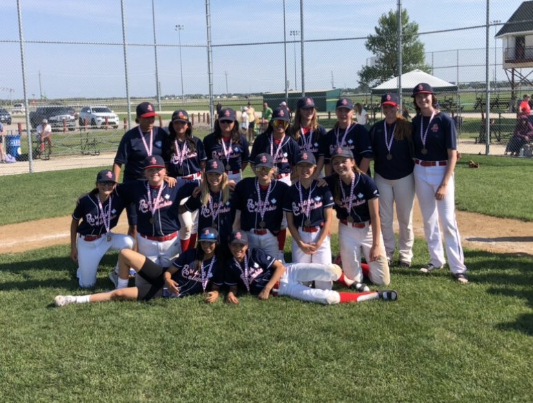 Softball_ca_'s tweet photo. Congratulations to Team BC 14u girls baseball. Bronze medal today in Winnipeg Manitoba. 🥉 @BaseballCANNats @Baseball_BC @baseballcanada https://t.co/uwDebucnMP
