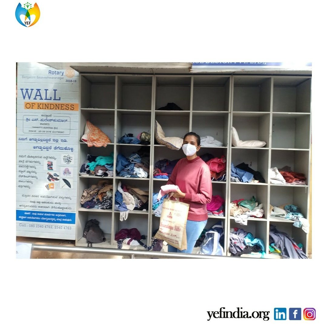 yefindia's tweet photo. "Do things for people. Not because they deserve this opportunity." Ms Vaishnavi.A, a member of our very own organisation YEF, has taken part in a distribution drive recently. She helped 6 needy people near the area of Bangalore.
#yef#help#compassion#opportunityforhelp#kindness https://t.co/eqZaUuFf5s