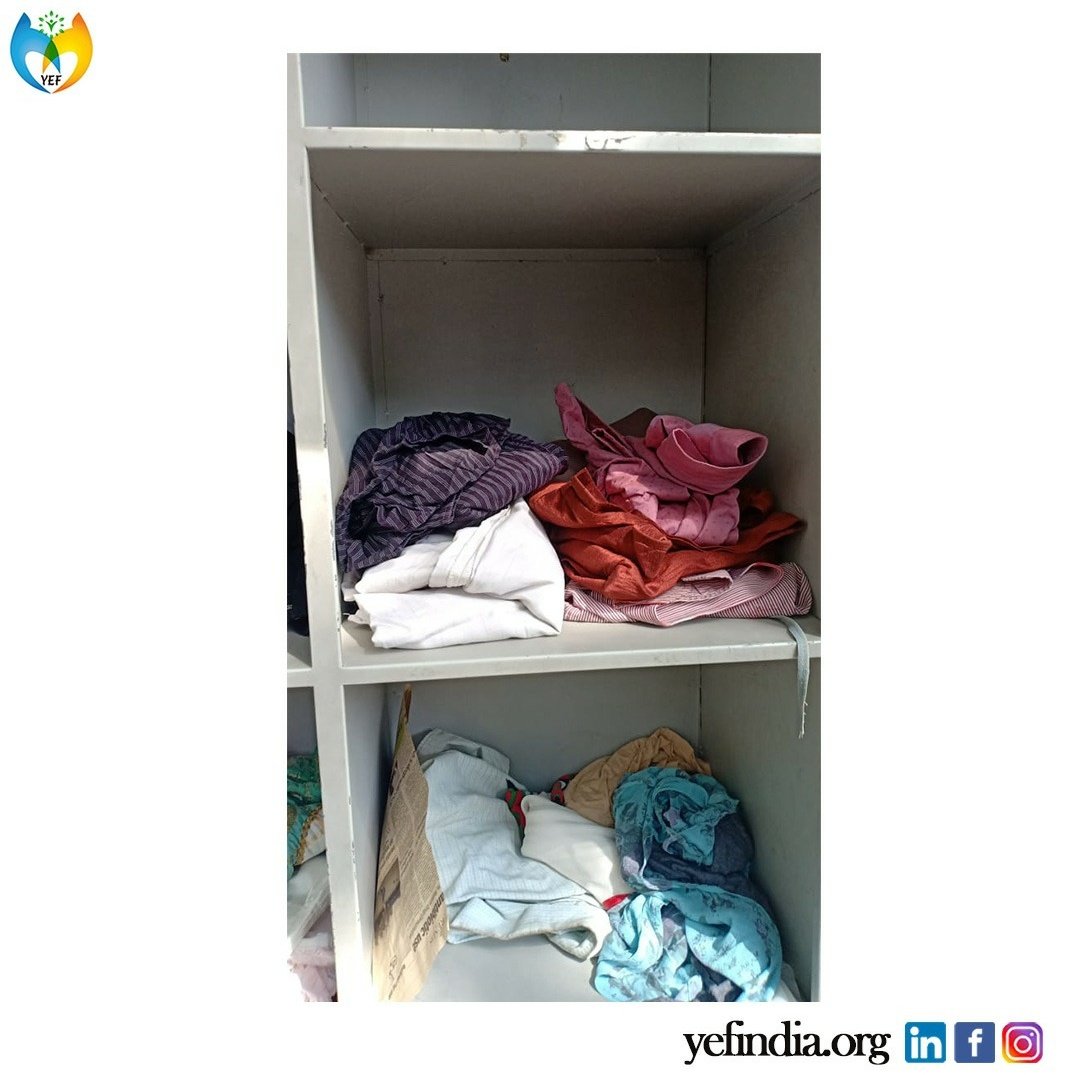 yefindia's tweet photo. "Do things for people. Not because they deserve this opportunity." Ms Vaishnavi.A, a member of our very own organisation YEF, has taken part in a distribution drive recently. She helped 6 needy people near the area of Bangalore.
#yef#help#compassion#opportunityforhelp#kindness https://t.co/eqZaUuFf5s