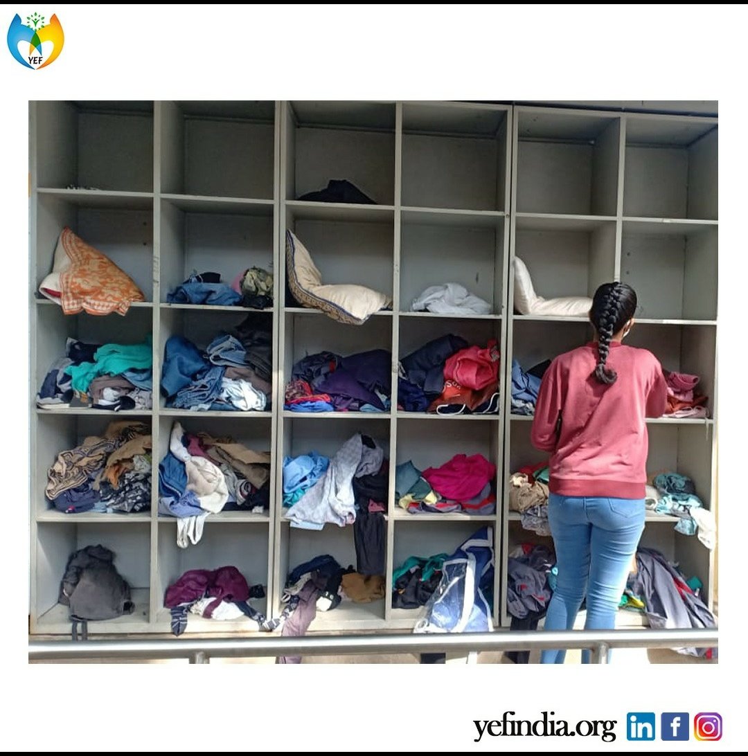 yefindia's tweet photo. "Do things for people. Not because they deserve this opportunity." Ms Vaishnavi.A, a member of our very own organisation YEF, has taken part in a distribution drive recently. She helped 6 needy people near the area of Bangalore.
#yef#help#compassion#opportunityforhelp#kindness https://t.co/eqZaUuFf5s