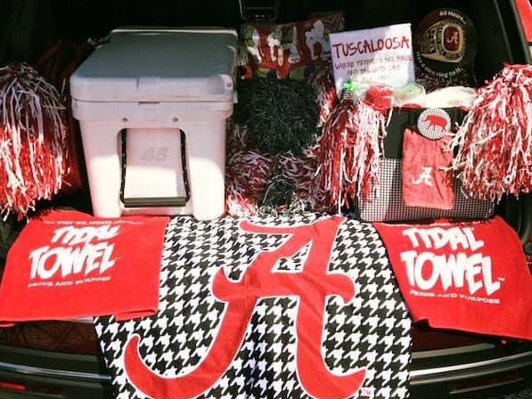 Order your #TidalTowel today so that you can send us your @CollegeGameDay #GameDay Tidal Towel pics. A lot of the pics we get are hard to beat.

Pic via @jkittkat 
#TwitterTailgaters #RollTide #TidalTowelUp