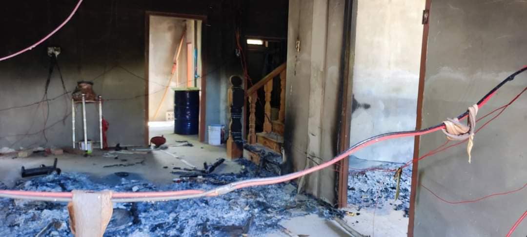 IrrawaddyNews's tweet photo. Some 100 junta troops torched 29 houses in Nyein San Village in Ayadaw Township, Sagaing Region on Aug. 19, forcing villagers from Nyein San and six other villages to flee their homes. (Photo: Ayadaw People’s Defense Force) #WhatsHappeningInMyanmar https://t.co/Dz9g4IocAM