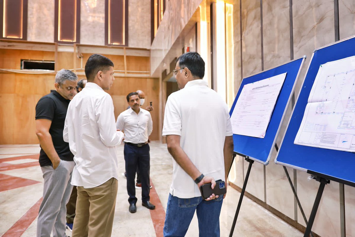 manasrmangaraj's tweet photo. Secretary to CM (5T) Shri VK Pandian visited the BMC building at Satya Nagar &amp; O Hub to review progress and ensure timely completion of the work. 

The new development centres of Deloitte &amp; IBM to be made operational by mid Oct 2022, generating job opportunities for Odia youth. https://t.co/sc43tPPvKT