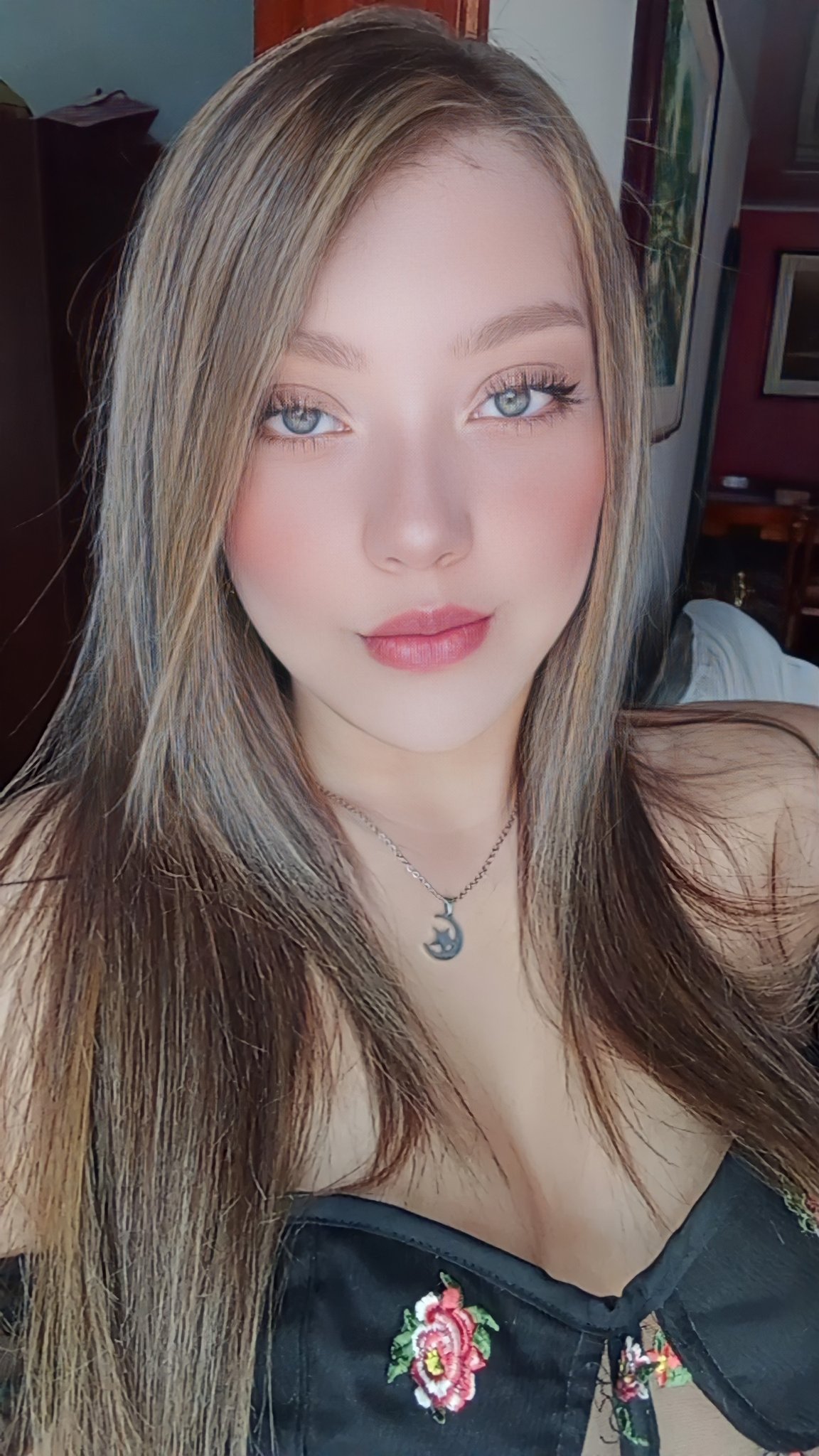 Valentina. on Twitter: "No les dije q hoy estaba muy linda???? https