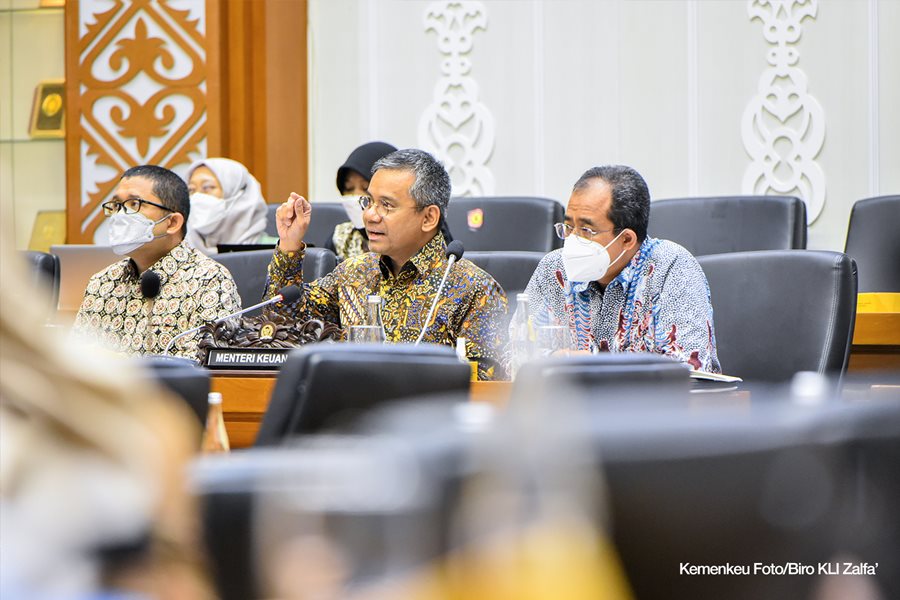 KemenkeuRI's tweet photo. Indonesia punya cita-cita menjadi negara dengan ekonomi yang besar, PDB perkapita yang tinggi, pengangguran yang rendah, serta struktur ekonomi yang produktif.

Untuk mencapainya pelaksanaan reformasi sektor keuangan Indonesia menjadi penting. https://t.co/x4DELpREbE