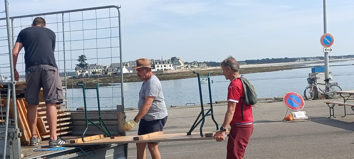 ypeuziat's tweet photo. Un été #furtif. Le bénévolat.
Y vivre l’humanité, celle de la solidarité, des échanges riches de savoirs partagés. Y puiser le ferment des chemins émancipateurs d’éducation, de création et de transformation. #Compagnonnage #CFleury #Versunerentréeheureuse #Inspiréeetengagée https://t.co/S1nyiqMhmH