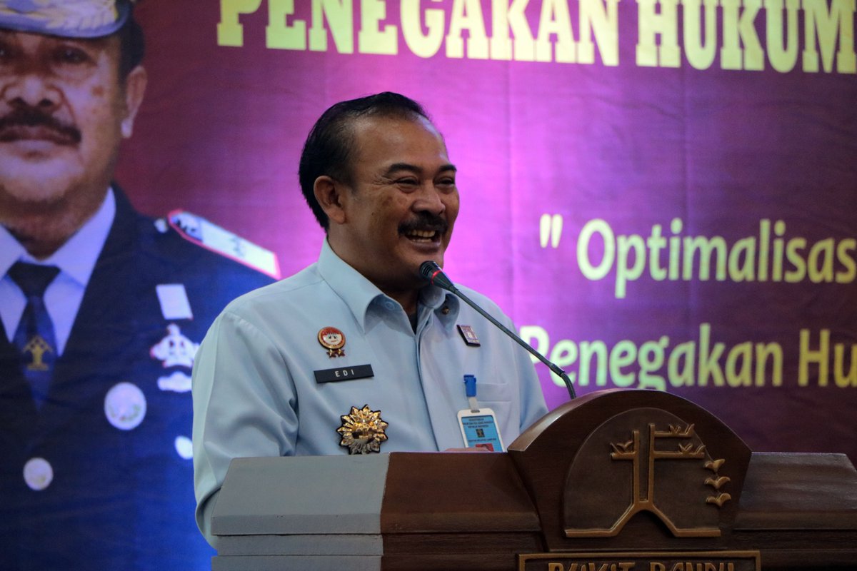kemenkumlampung's tweet photo. Kepala Kanwil Kemenkumham Lampung Dorong Kolaborasi antara Pemerintah, Masyarakat dan APH, Tegakkan Hukum Bidang Kekayaan Intelektual

https://t.co/IUIiAAzcEL

@kumhamlampung
#KumhamPasti
#KumhamLampung
#KanwilKumhamLampung
#EdiKurniadi https://t.co/QX78nRJSgC